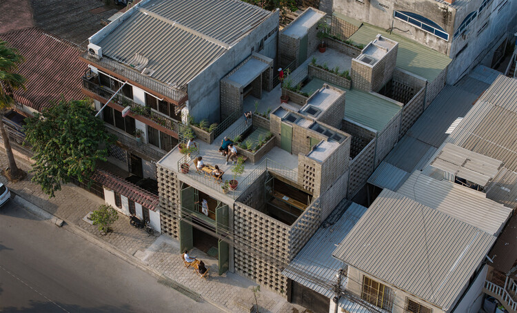La Colmena – Multi-family Housing as Shared Neighborhood Infrastructure / Ancestra + Natura Futura