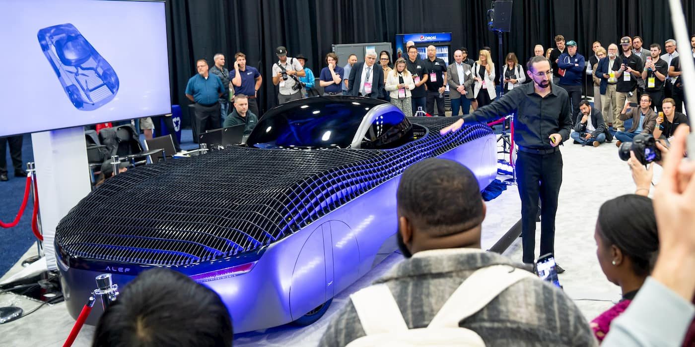 Alef welcomes Tesla to the electric flying car race by flying over the Roadster [Video]