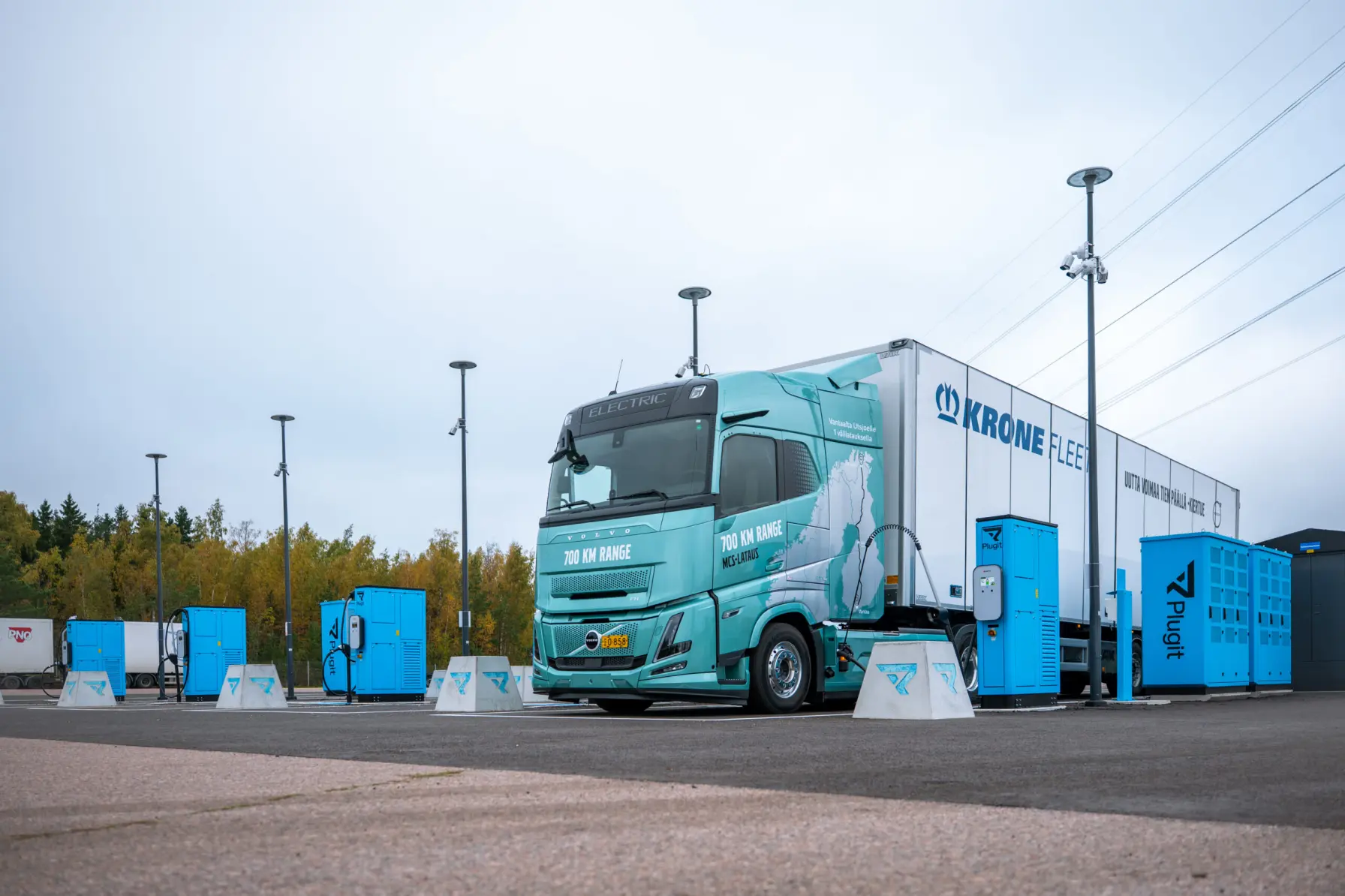 Plugit and Volvo demonstrate Megawatt Charging System in Finland