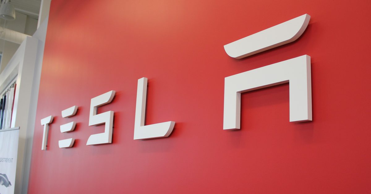 Tesla (TSLA) Q3 2026 earnings preview: flat revenue, falling profits