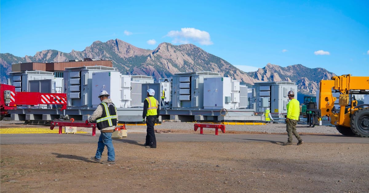 A new class of batteries helps data centers play nicely with the grid